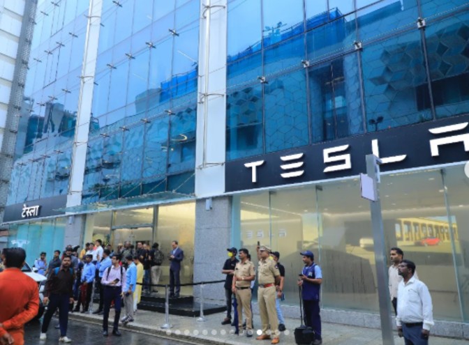 Tesla ने भारत में मचाया धमाल
